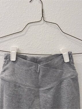 P'tula Gray Crossover Waistband Leggings